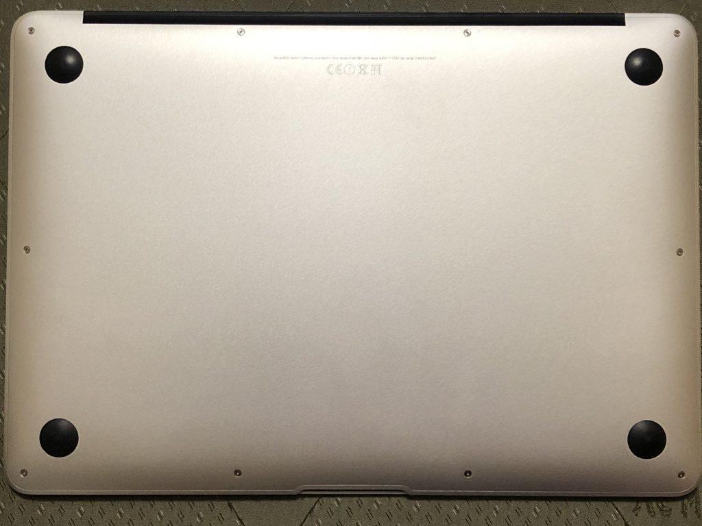 Дно ноутбука MacBook Air