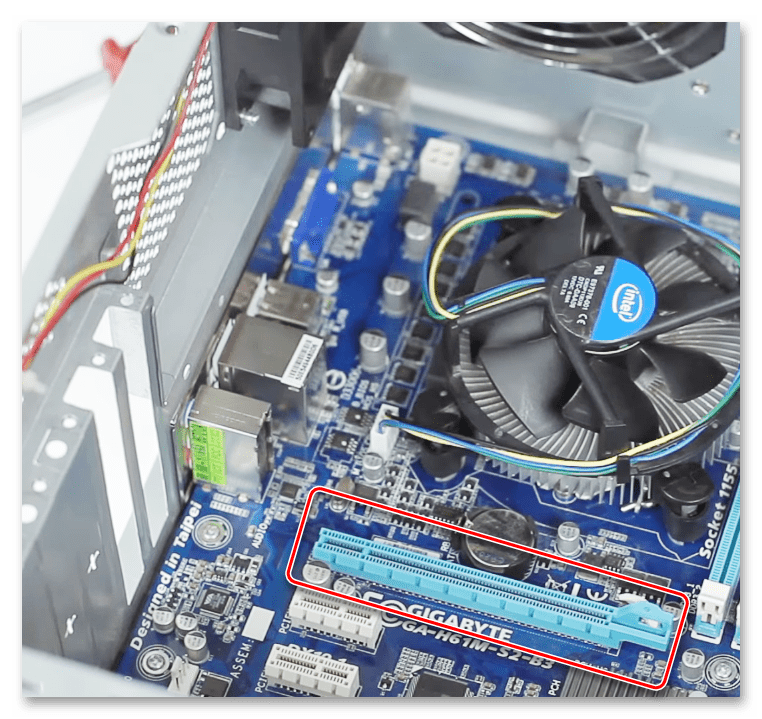 Слот PCI-E для подключения видеокарты