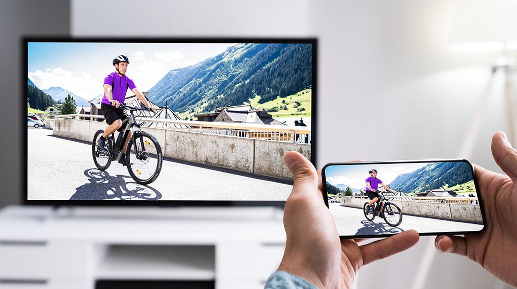 Дублируем экран смартфона на телевизор: способы для iOS и Android